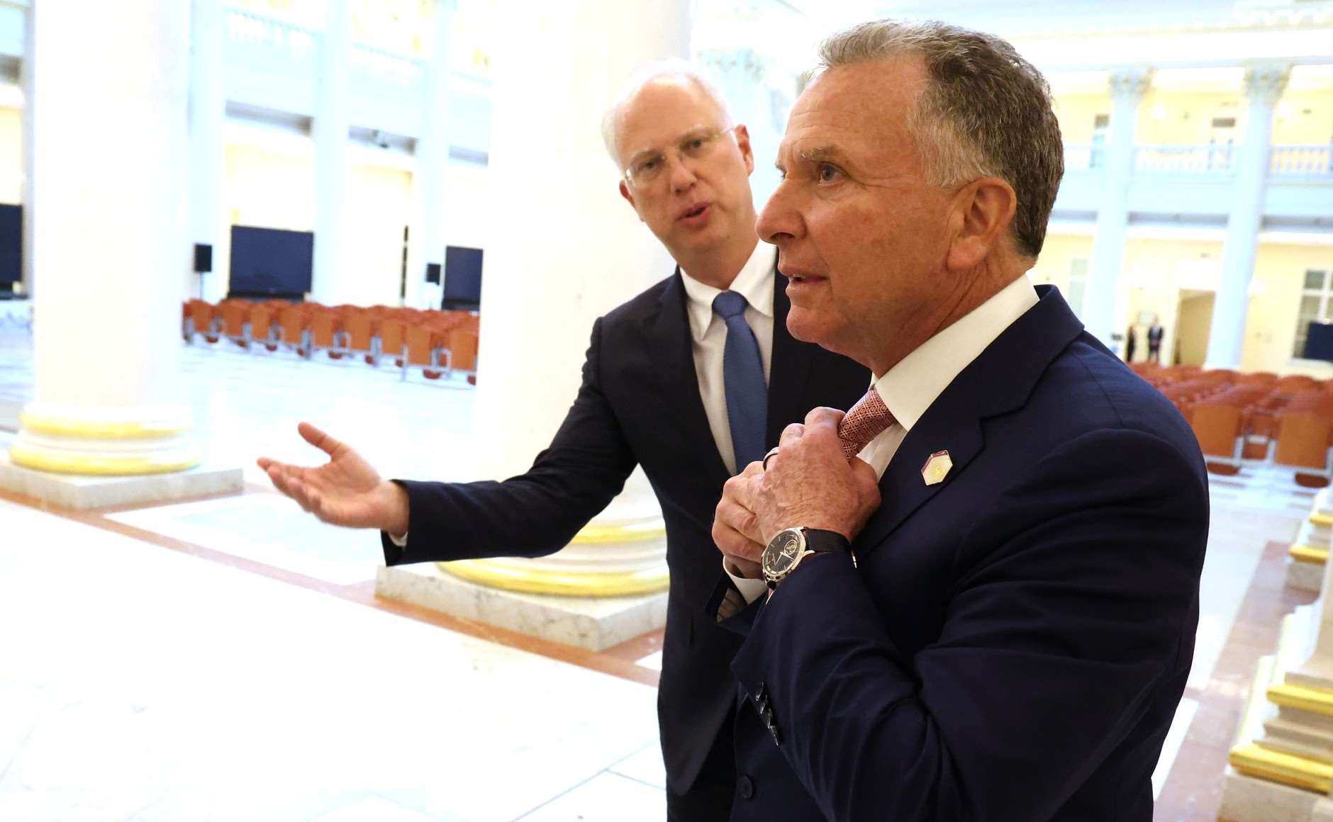 圖為美國總統川普的特使魏科夫(Steve Witkoff)與俄羅斯談判代表德米崔耶夫(Kirill Dmitriev)2025年4月11日在聖彼得堡會談。 (圖:克宮)