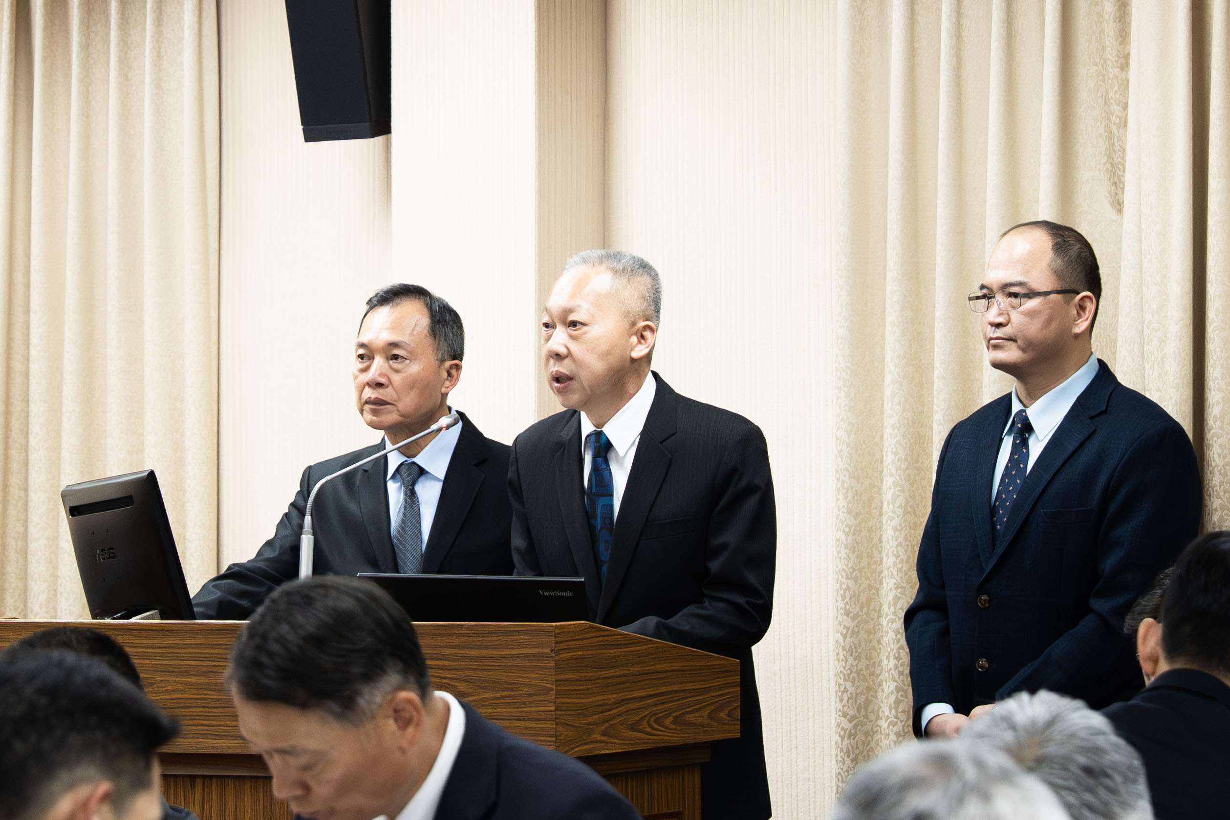 中科院院長李世強16日在立法院表示，針對共軍遠火部隊威脅，已完成「低成本防空彈藥」初步開發，估計2027年進行實測。(楊仁翔 攝)