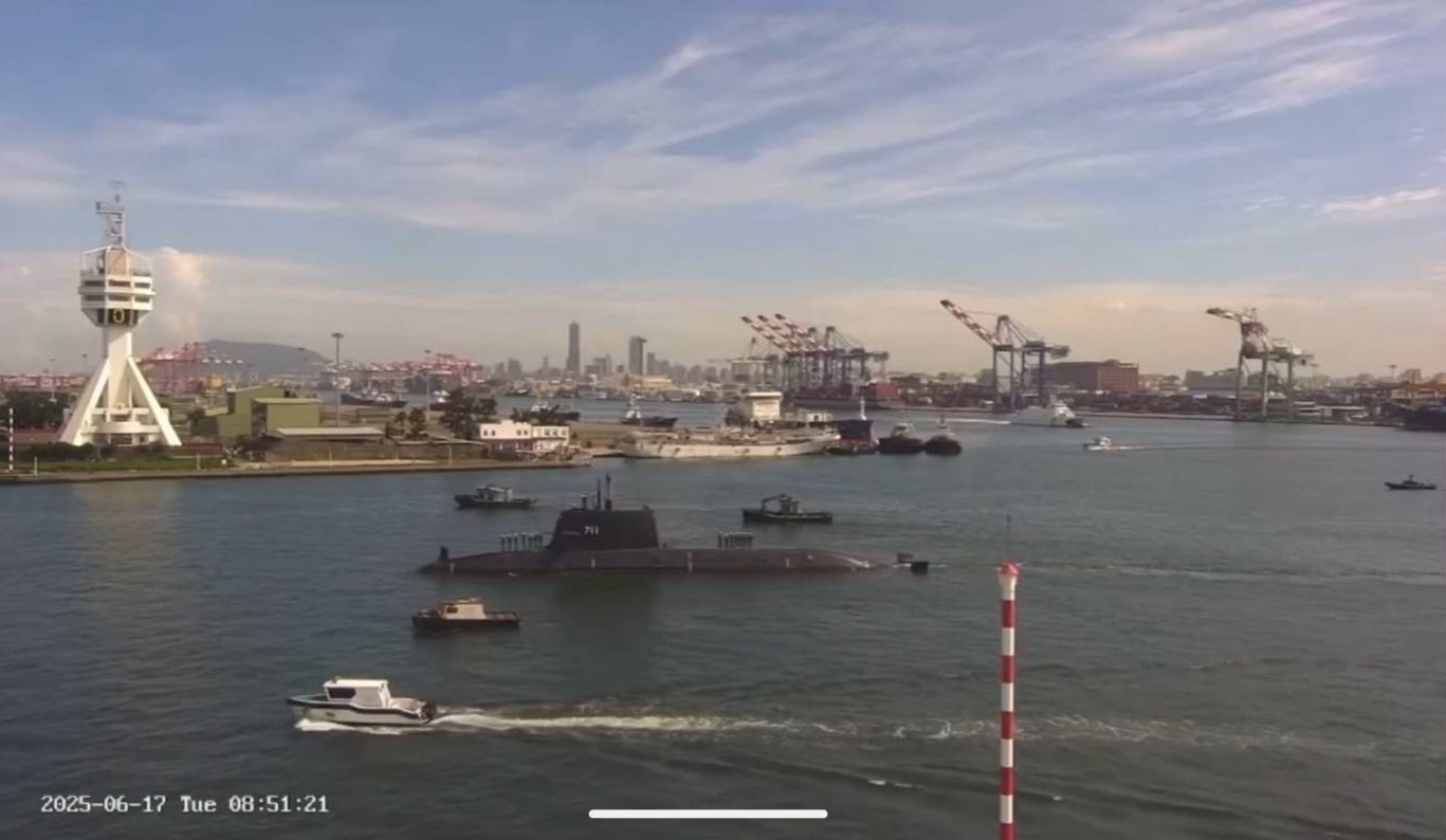 潛艦國造原型艦海鯤艦10日進行第5次潛航測試。