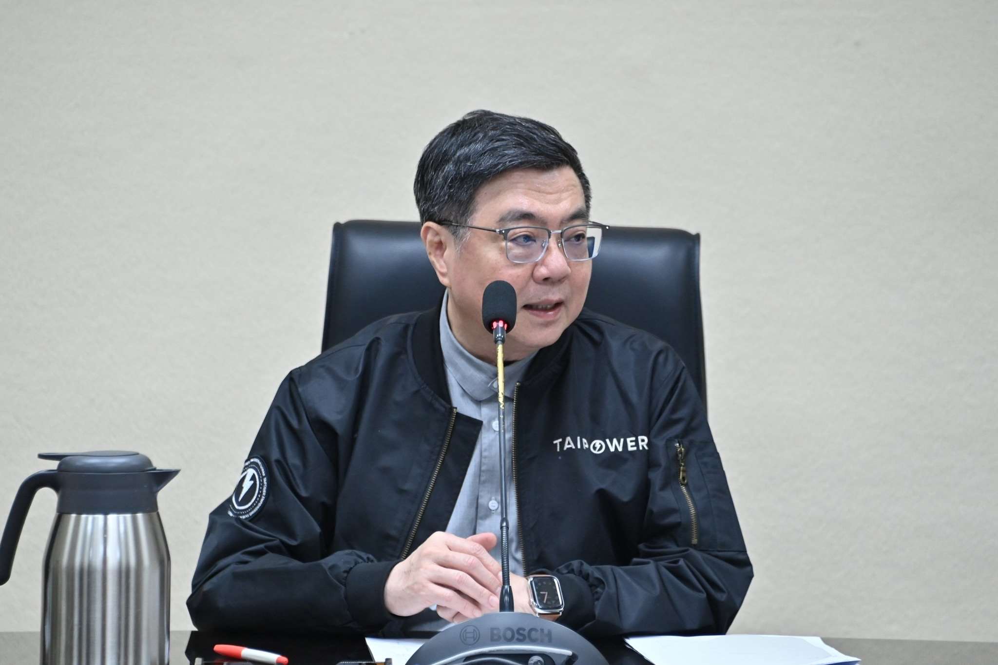 因應中東戰事，行政院長卓榮泰4日召集各部會商討因應策略。(圖：行政院提供)