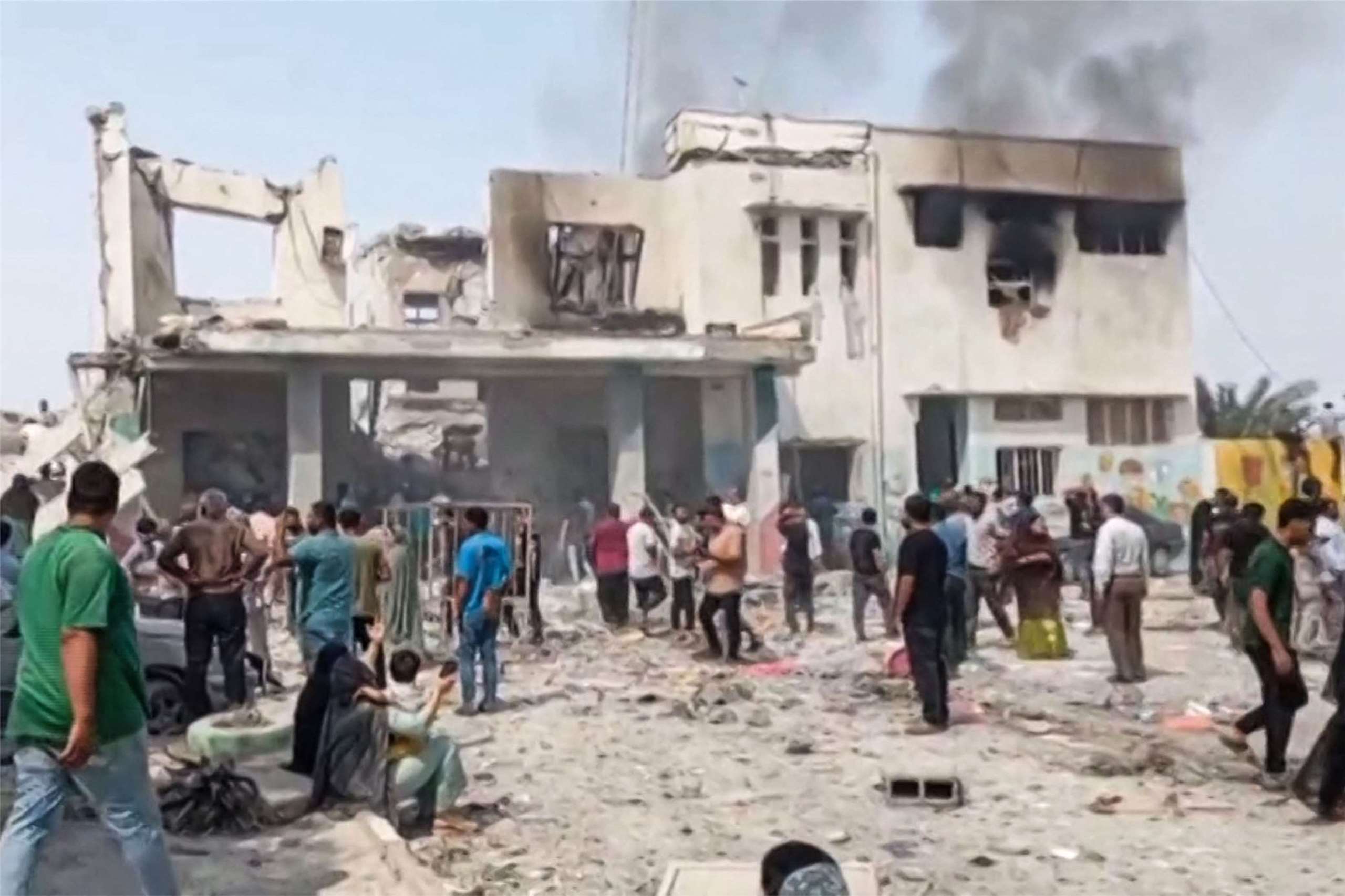 美國和以色列空襲伊朗南部一所女子小學。