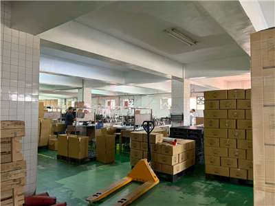 防範業者藉中東戰事不法囤積塑料原料、製品或囤積、哄抬價格，法務部召集跨部會「物價聯合稽查小組」於31日執行稽查。（圖：法務部提供）