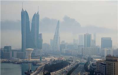 伊朗誓襲中東石油資源。圖為巴林國際機場燃料儲存設施12日遭伊朗無人機襲擊。資料照。