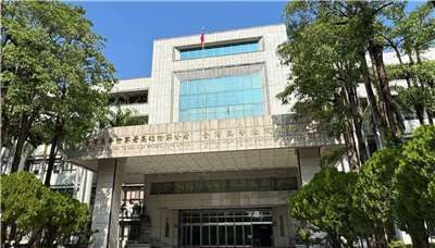 欠債軍人遭中共吸收涉拍投降片洩密，台灣高等檢察署高雄檢察分署4日依法起訴3人。圖為高檢署高雄分署外觀資料照。(翻攝維基百科)