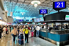 圖為桃園機場出境大廳。