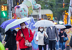 北東濕涼白天僅17度 中南部多雲到晴。