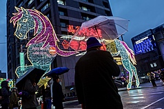 吳德榮：10日鋒面掠過北部東部有雨。示意圖。

