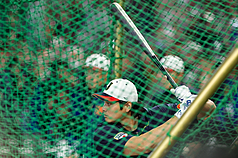 圖為賽前大谷翔平（前）打擊練習。
