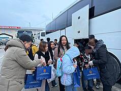 泰國在土耳其成立指揮中心，協助受中東衝突影響的泰國公民從伊朗撤離，首批撤離的泰國公民7日經由卡皮科伊邊境檢查站進入土耳其。（泰國外交部提供）
