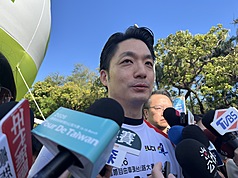 市議員14日指北市動物之家把動物遺體如貨品似堆疊亂放，引發報導。媒體聯訪提問市長蔣萬安（圖），他說，動保處已向他回報、做調度，他要求深刻檢討，維護動物權益優先。
