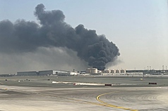 一架伊朗無人機日前撞上杜拜國際機場附近一座燃料槽。