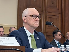 美國戰爭部轄下國防安全合作署（DSCA）署長米勒
（Michael F. Miller）17日出席聯邦眾議院外交委員會
聽證會。