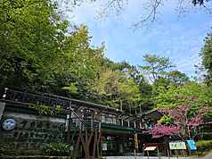 雪霸國家公園管理處19日表示，雪見遊客中心暨管理站完成碳盤查，場館服務碳足跡為22gCO?e／m2·h，取得環境部場館服務碳足跡標籤。（雪霸國家公園管理處提供）
