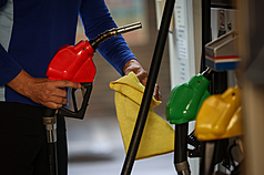 中東戰火致亞洲多國石油告急。示意圖。