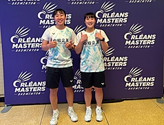 楊筑云(右)、林芷均(左)勇奪奧爾良羽球大師賽女雙銀牌。資料照(教練楊鈞翔提供)