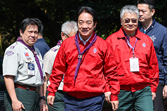 總統賴清德（中）22日上午在陽明山竹子湖，出席「115年全國童軍節慶祝大會」。