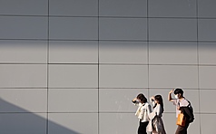 東北迎風面有降雨機率 其他地區天氣穩定。