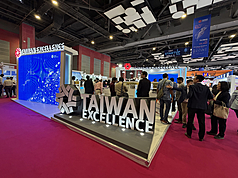 印度資通訊展Convergence India Expo 2026在新德里進行一連3天展出，預計吸引26個國家、超過976家廠商、逾5萬4589人參與。圖為台灣在該展會中以「台灣AI科技島」為核心設計的台灣精品館。