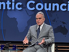 美國前副國務卿康貝爾23日出席華府智庫「大西洋理
事會」座談，分析美國總統川普預計未來訪問北京一
事。
