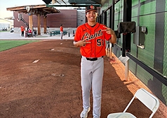 年僅19歲的旅美新星陽念希（前）29日在美國職棒小聯盟熱身賽中繼1.2局無失分，同時飆破生涯最速158公里，整體球速明顯進化，同時宣告已準備好迎接新賽季。（啟程國際運動行銷提供）
