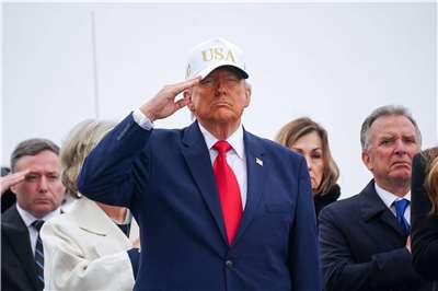 美國總統川普親自到德拉瓦州多佛空軍基地（Dover Air Force Base）出席迎回陣亡美軍遺體的儀式。