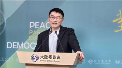 陸委會副主委梁文傑26日主持陸委會例行記者會。(陳國維 攝)