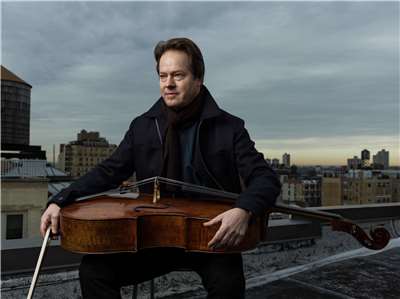 國際知名大提琴家楊・沃格勒（Jan Vogler）再度來台，與國台交一同演出。(國台交提供)