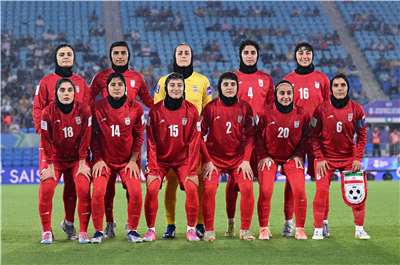 女足亞洲盃，伊朗女子足球代表隊8日在對陣菲律賓的比賽前合影。