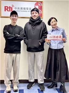 諮商心理師-吳景濱(中)