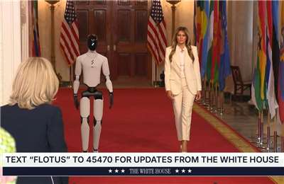 美國第一夫人梅蘭妮亞25日邀機器人白宮作客。 (圖:翻拍白宮影片)