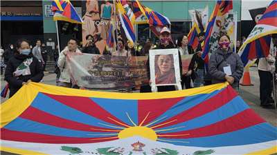 「西藏抗暴日67週年大遊行」7日於台北東區登場，今年遊行主題為「守護轉世自主、反對跨國鎮壓」。（劉玉秋 攝）