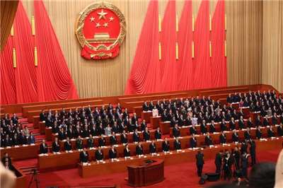 中國全國人大常委會9日發布的工作報告顯示，將針對推進反腐敗國家立法，今年將制定反跨境腐敗法。(圖：中央社)