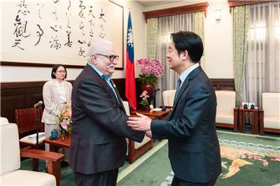 賴清德總統17日下午接見波蘭前總統華勒沙(Lech Walesa)。 (圖:總統府)