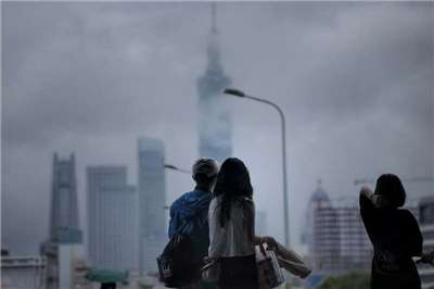 19日鋒面通過北部東半部連3天雨 下週回穩偏熱。日 (圖：中央社)