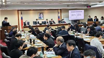 陸委會主委邱垂正23日至立法院內政委員會報告陸委會業務概況，並上台備詢。