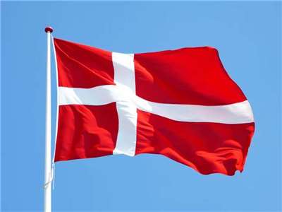 丹麥台人居留證登記中國未解，代表處促對等尊嚴更正。圖為丹麥國旗。 (Mark König/Unsplash)