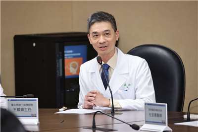 北榮一般神經科主任王嚴鋒團隊最新研究顯示，高達7成的偏頭痛患者同時飽受頭暈或暈眩之苦。(北榮提供)