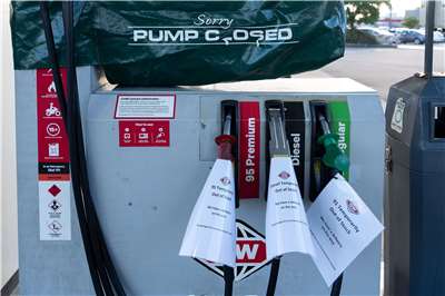 紐西蘭燃油高度仰賴進口，當地政府正試圖緩和與油價飆漲有關的供應風險。