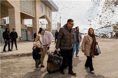 位於土耳其東部萬恩市(Van)的陸路邊境關卡皮柯伊(Kapikoy)成為伊朗與外界連接的少數通道之一。