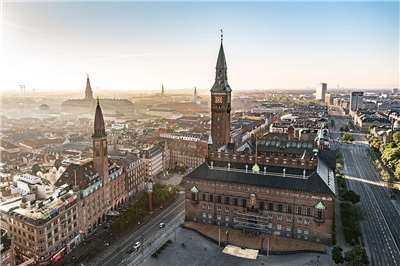 旅居丹麥台灣人從2024年起居留證的國籍被錯誤登記為中國，經過2年多的抗議後丹麥政府依舊不願更正。圖為丹麥首都哥本哈根。(圖：維基百科)