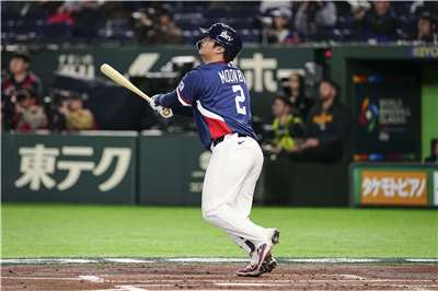  WBC大戰，韓國出戰澳洲，韓國文保景擊出一支2分全壘打。