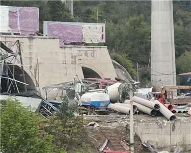 中國重慶高速公路隧道工地發生爆炸。(翻攝微博)