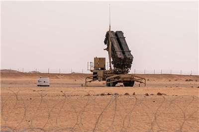 位於沙烏地阿拉伯的蘇爾坦王子空軍基地(Prince Sultan Air Base)。圖為基地中的愛國者飛彈陣地。(維基百科)