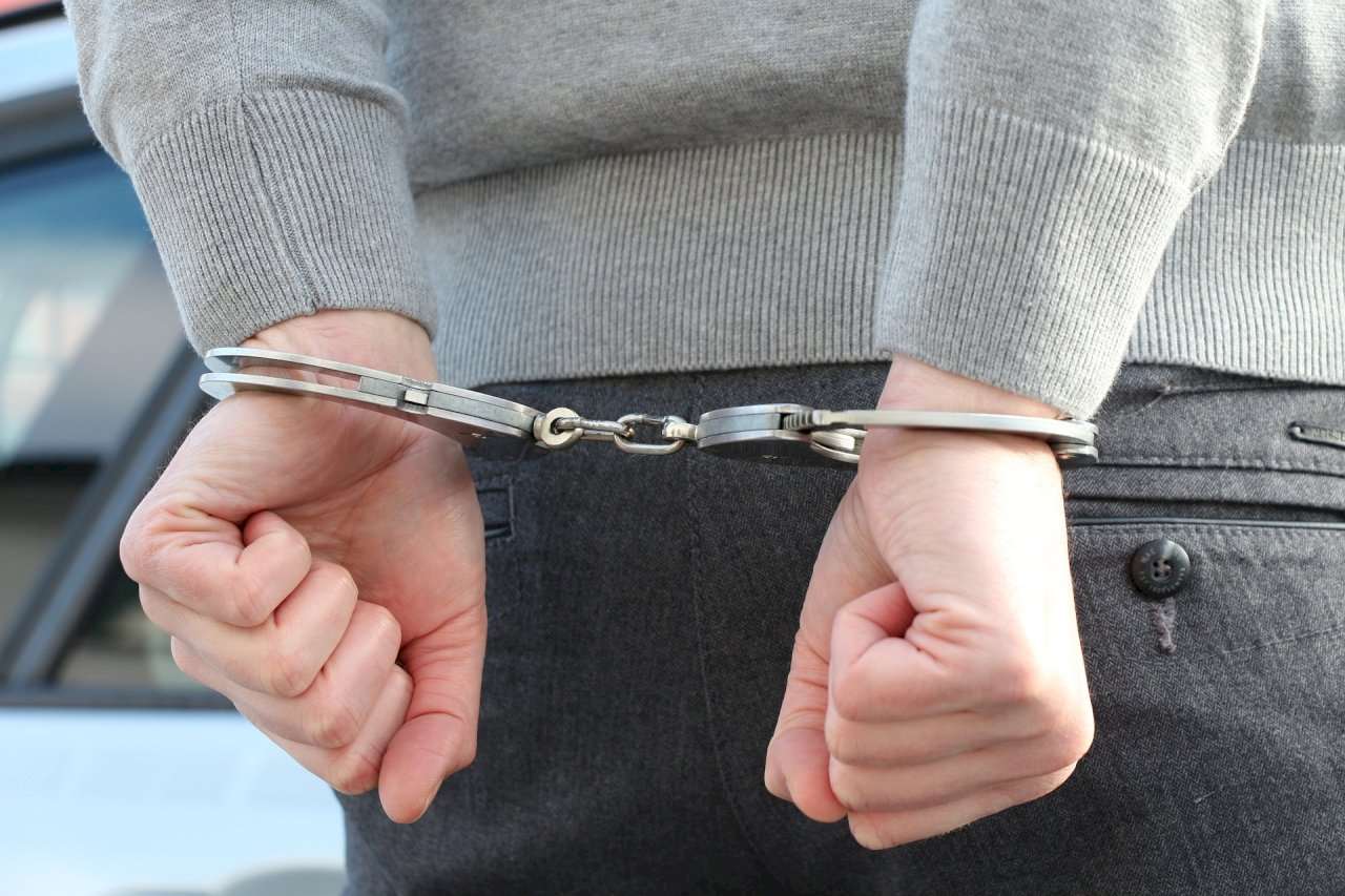 一名中國籍男子涉嫌在美國拍攝敏感的軍機照被捕。示意圖。(翻攝自Pixabay.com)
