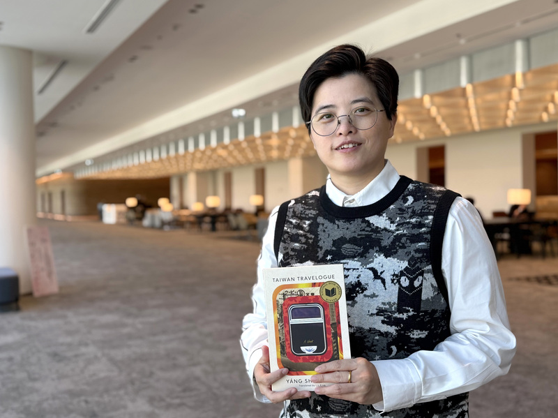 作家楊双子表示，獲得國際獎與否，「絕對不是一個人的事，而是整個文學產業是否足夠完整」。她指出，除作者與譯者外，也需要出版社、版權代理及國家政策的支持，若整個產業鏈不夠完善，或許台灣文學仍能被看見，但會走得更辛苦。

