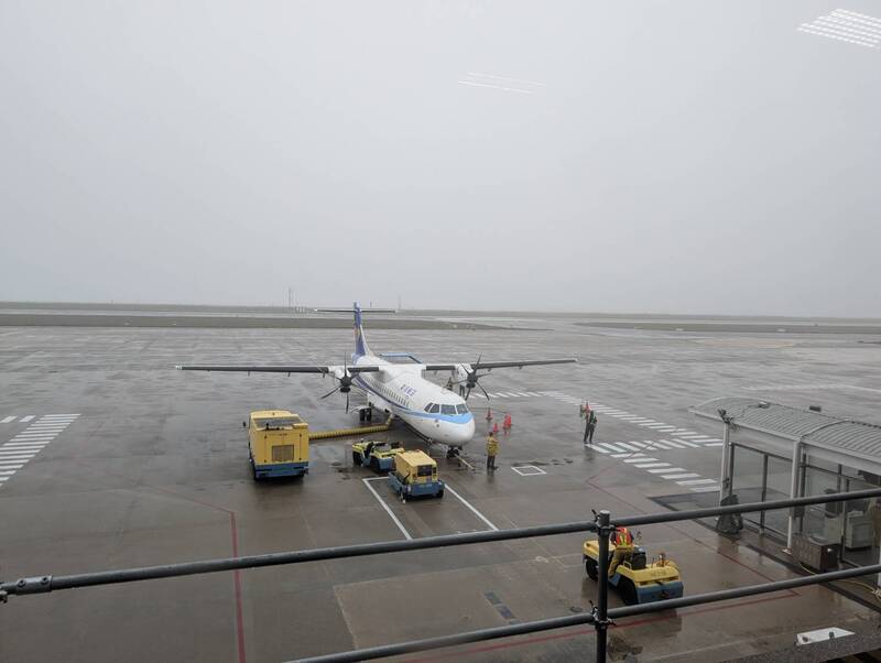 清明連假最後一天，金門6日起濃霧影響往返台灣、金門航班，截至上午9時30分已有7個航班取消，僅有1架班機順利降落金門。
