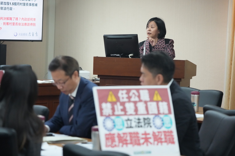 民眾黨不分區立委李貞秀8日在立院質詢再度上演獨白秀。