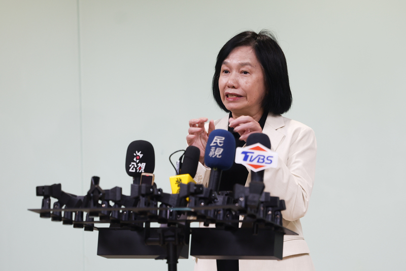 農業部10日舉辦「人用藥品用於犬貓及非經濟動物之使用管理辦法」修正草案會議，經過表決後，確定延後上路。圖為農業部次長杜文珍。