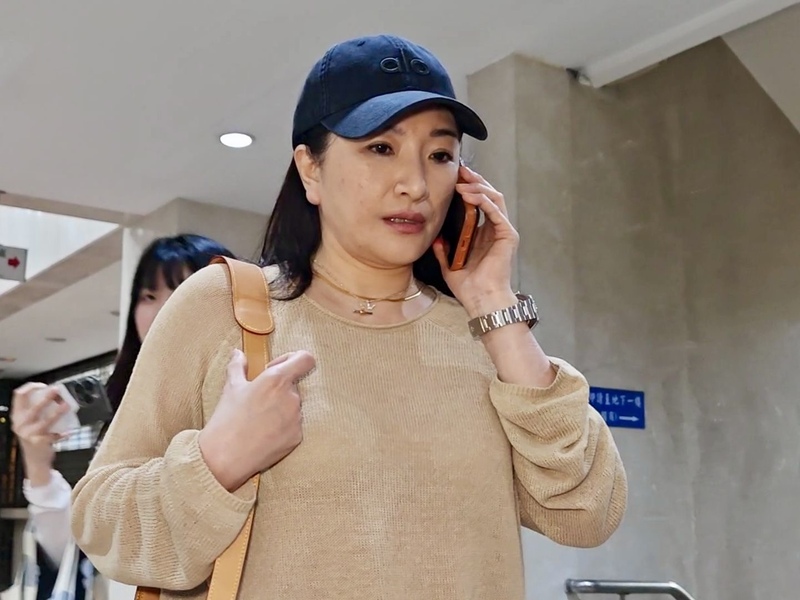 檢調接獲告發，指宏泰人壽於2019年間標售淡水土地時，涉嫌違反證券交易法。北檢14日指揮搜索，約談集團掌門人林鴻南及王姓妻子等人。檢察官晚間諭令王女（圖）以新台幣30萬元交保。