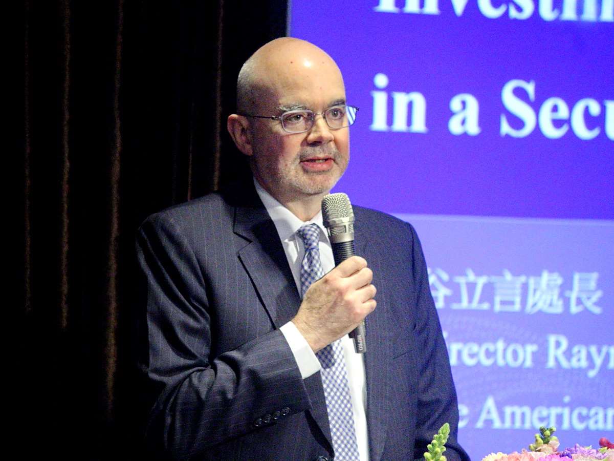 美國在台協會處長谷立言(Raymond Greene)接受媒體專訪談軍購特別預算，認為大部分的民意都支持提高國防預算，樂觀看待預算過關。資料照片 (央廣記者王照坤 攝)